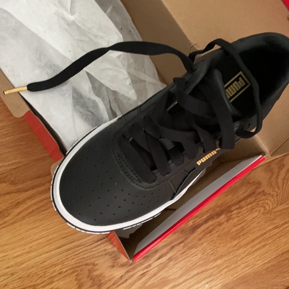 Puma sneaks - Picture 2 of 2